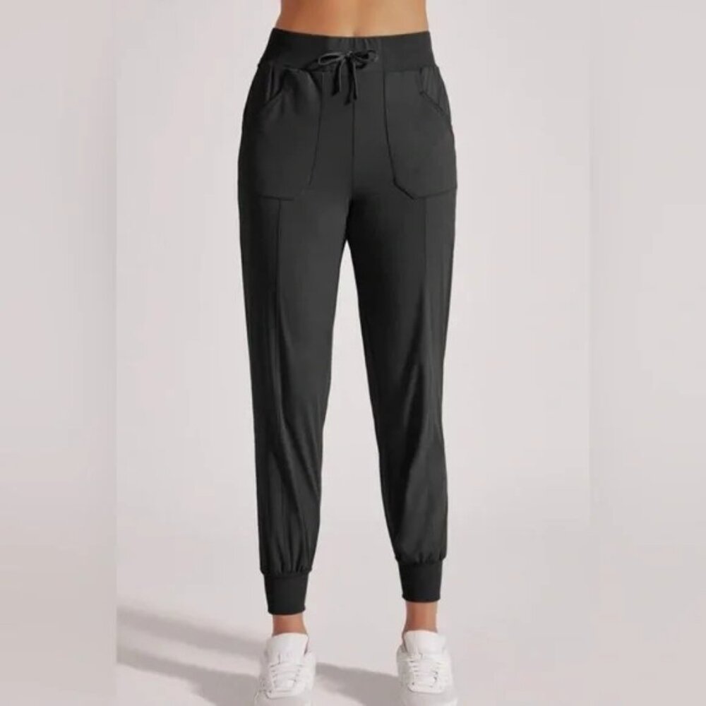 Blanc Noir Women’s Luxe Black Amour Joggers Size Medium